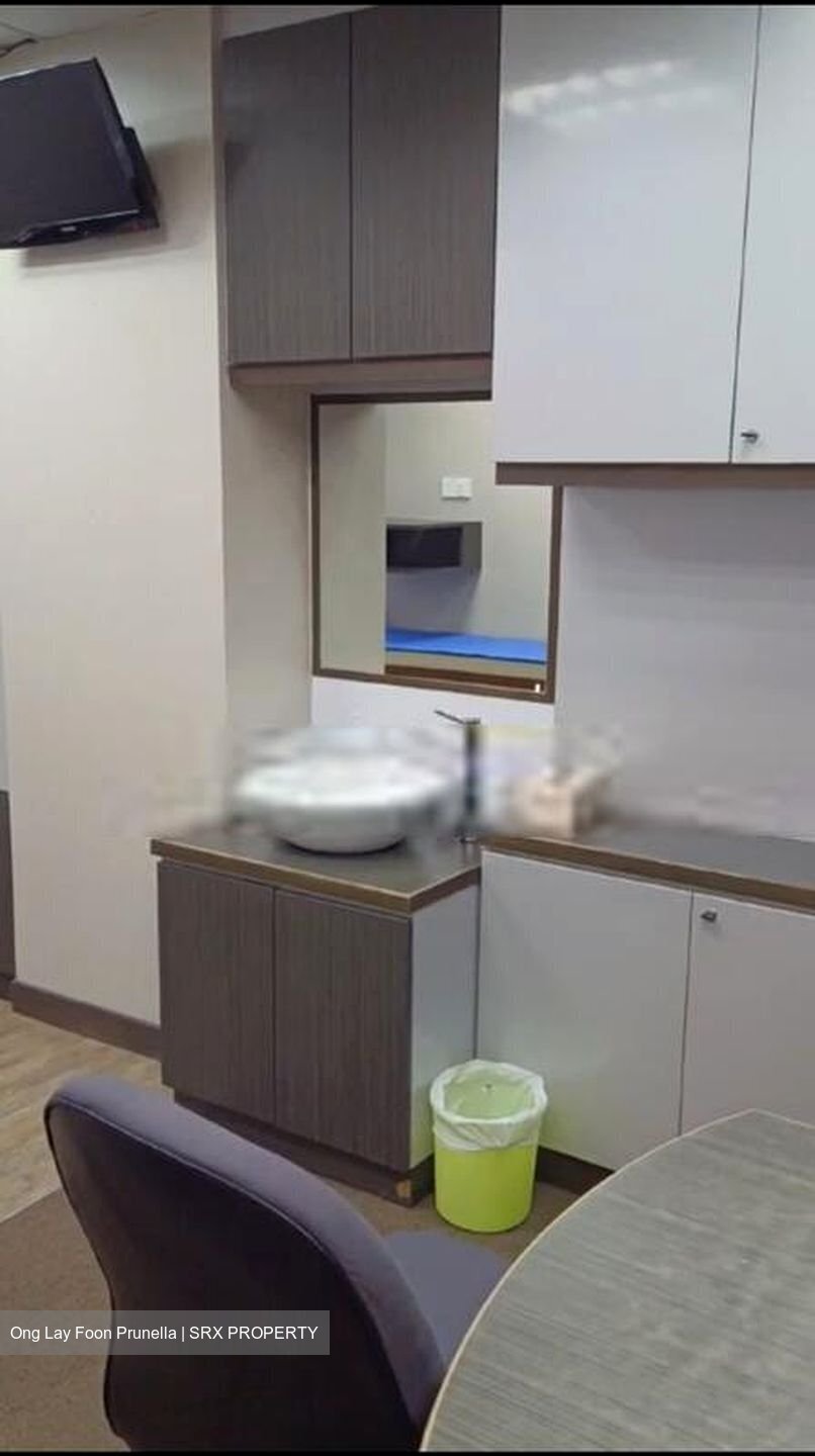 Mount Elizabeth Hospital (D9), Retail #459960441